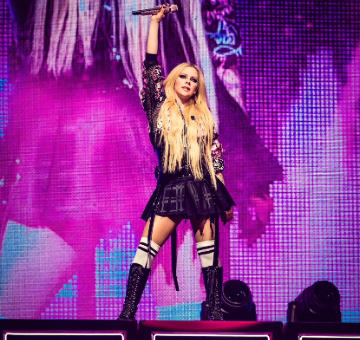 Experience Avril Lavigne Live