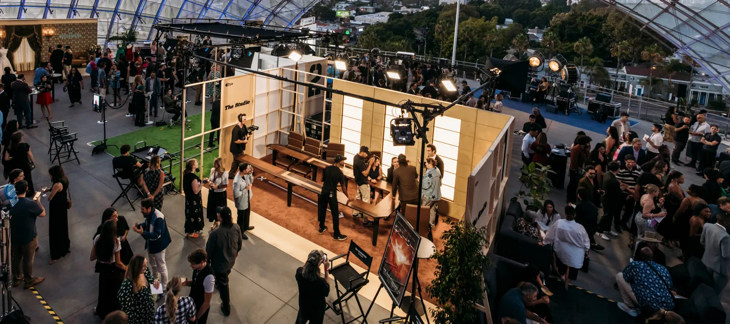 exp_apple_section_hero_new